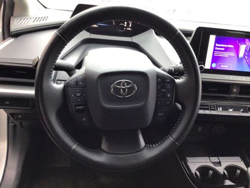 Used 2024 Toyota Prius LE FWD image 15