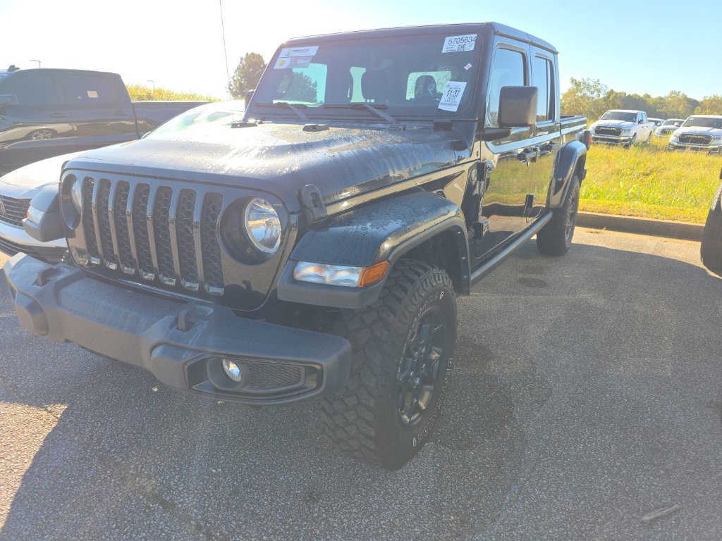 Used 2023 Jeep Gladiator Sport AWD/4WD image 3