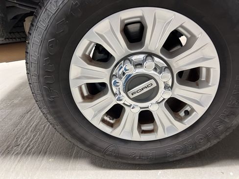 Used 2022 Ford F250 XLT image 40