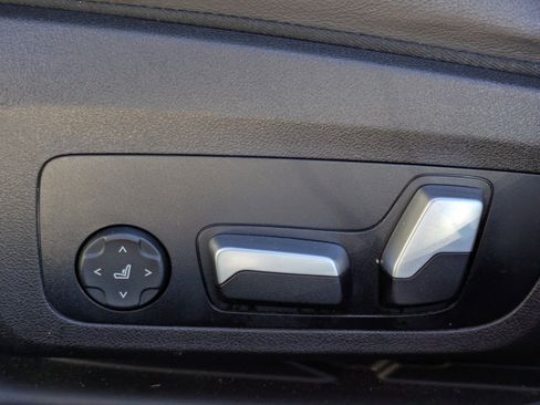 Used 2022 BMW 330i Sedan w/ Driving Assistance Package image 22