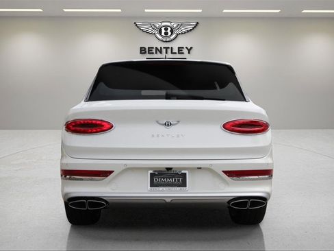 New 2025 Bentley Bentayga Extended Wheelbase image 8
