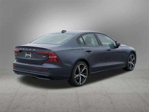 Used 2024 Volvo S60 B5 Core image 6