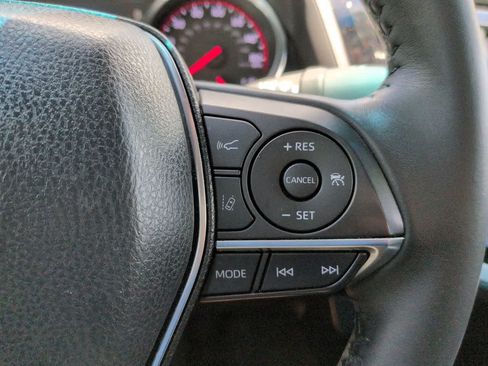 Certified 2018 Toyota Camry XSE FWD image 25