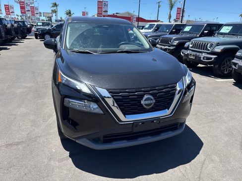Used 2023 Nissan Rogue SV FWD image 8