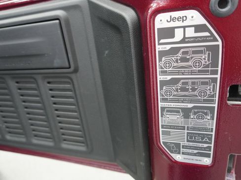 Certified 2021 Jeep Wrangler Unlimited Sport AWD/4WD image 30