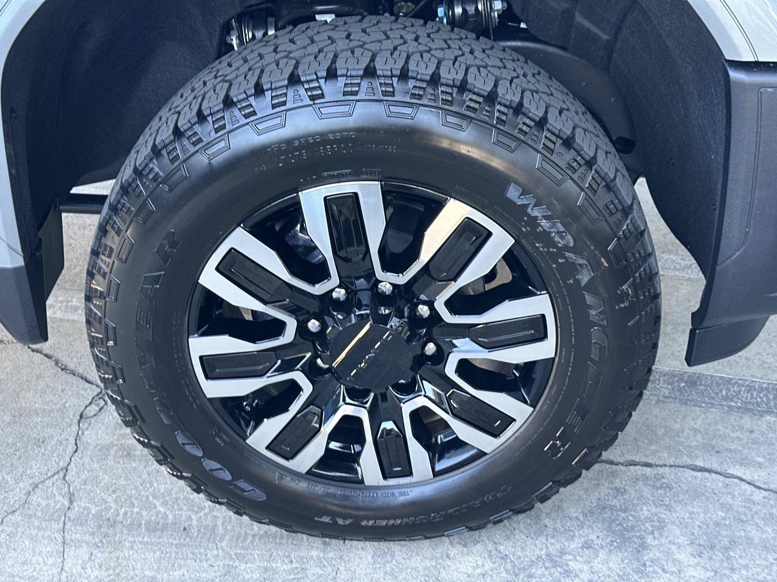 New 2026 GMC Sierra 2500 Denali Ultimate AWD/4WD image 30