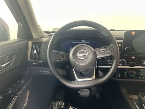 Used 2024 Nissan Pathfinder Platinum w/ Cargo Package AWD/4WD image 12