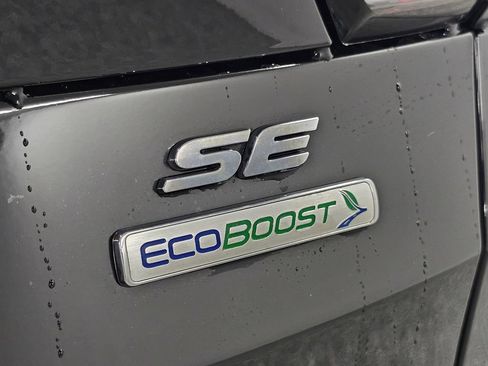 Used 2018 Ford Escape SE w/ SE Sync 3 Package FWD image 24