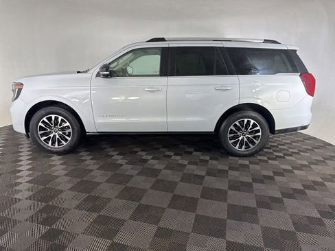 Used 2025 Ford Expedition Platinum AWD/4WD image 10