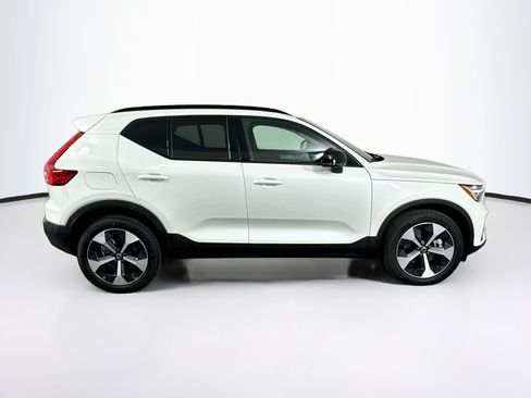 Used 2026 Volvo XC40 B5 Plus AWD/4WD image 10