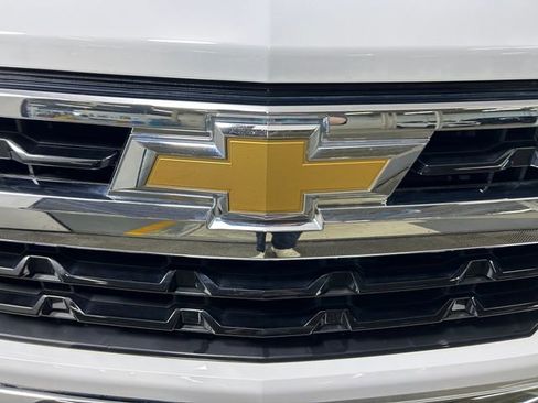 Used 2024 Chevrolet Silverado 1500 LT AWD/4WD image 10