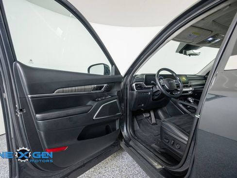 Used 2024 Kia Telluride SX Prestige w/ Towing Package AWD/4WD image 9