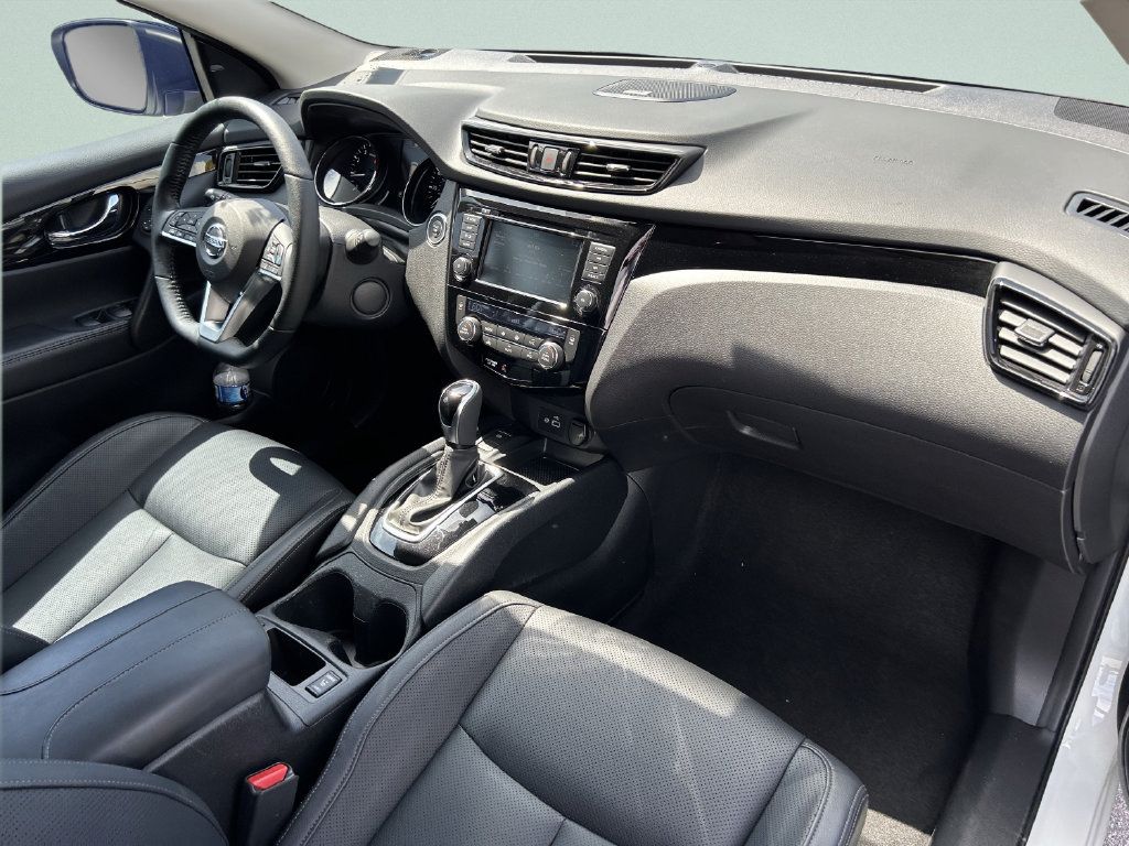 Used 2021 Nissan Rogue Sport SL w/ Premium Package FWD image 16