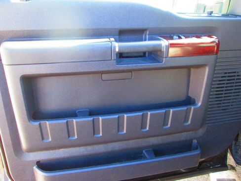 Used 2009 Ford F350 Lariat image 16