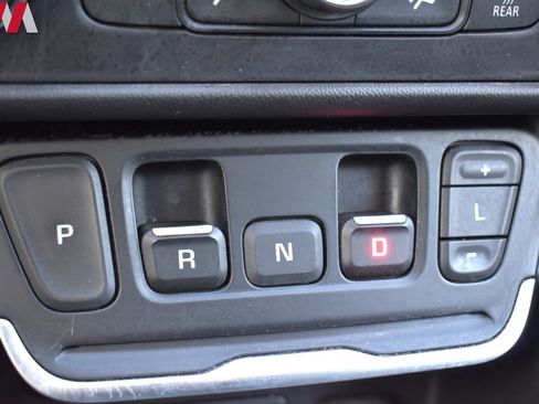 Used 2020 GMC Terrain SLT w/ Preferred Package image 25