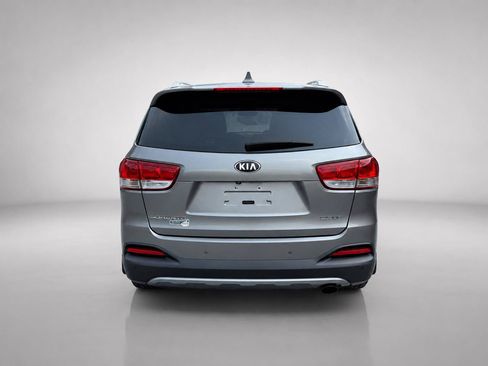 Used 2018 Kia Sorento EX FWD image 4