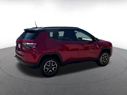 Used 2025 Jeep Compass Trailhawk AWD/4WD image 11