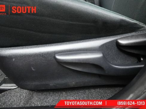 Used 2015 Toyota RAV4 LE AWD/4WD image 22