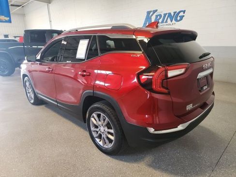 Used 2024 GMC Terrain SLT w/ LPO, Floor Liner Package AWD/4WD image 3
