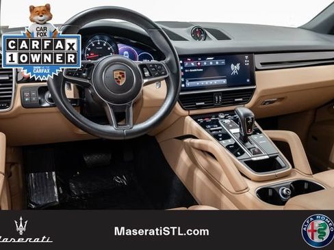 Used 2022 Porsche Cayenne w/ Premium Package AWD/4WD image 6