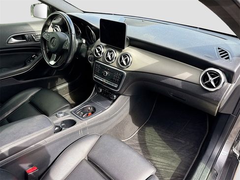 Used 2020 Mercedes-Benz GLA 250 4MATIC image 29