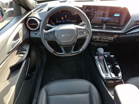 Certified 2024 Chevrolet Trax RS w/ Driver Confidence Package image 13