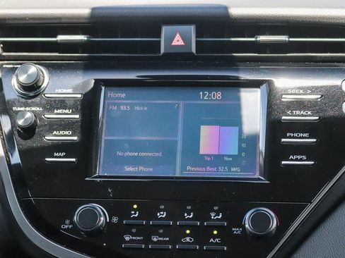 Used 2019 Toyota Camry LE FWD image 14