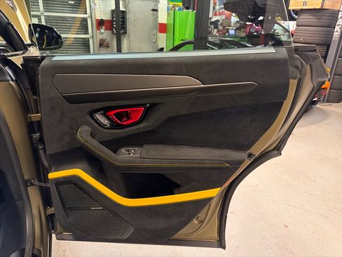 Used 2024 Lamborghini Urus Performante image 36