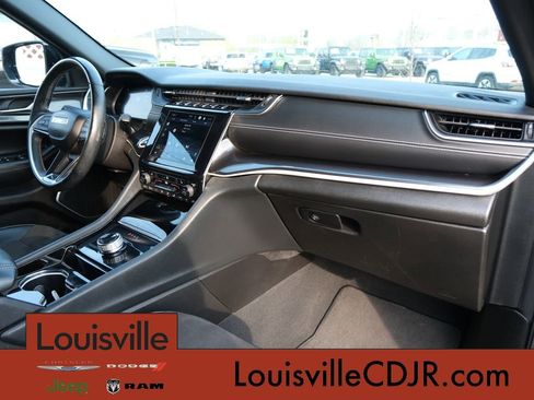 Used 2022 Jeep Grand Cherokee Altitude AWD/4WD image 30