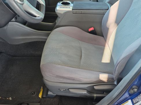 Used 2014 Toyota Prius V Two FWD image 13