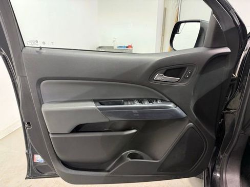 Certified 2021 Chevrolet Colorado Z71 w/ Z71 Midnight Edition AWD/4WD image 9