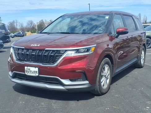 Used 2024 Kia Carnival LX image 2