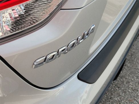 Used 2024 Toyota Corolla SE image 6