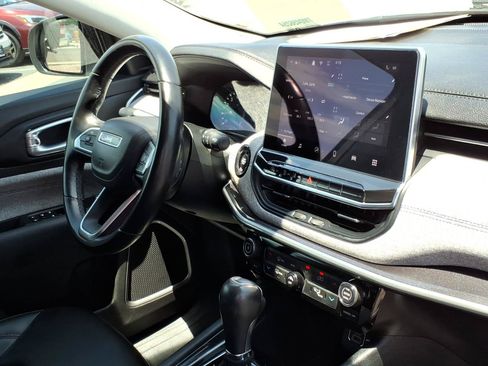 Used 2022 Jeep Compass Latitude w/ Convenience Group FWD image 12