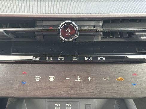 Certified 2025 Nissan Murano SV FWD image 6