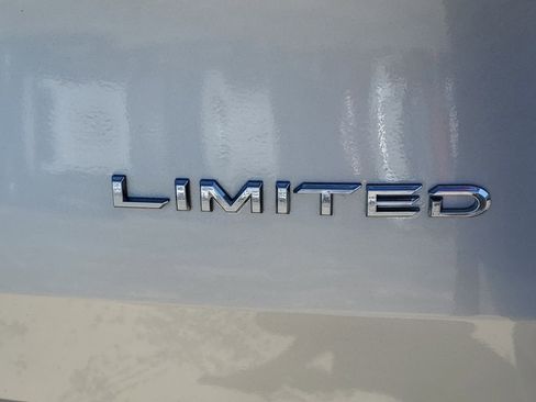 Used 2024 Toyota Grand Highlander XLE image 7