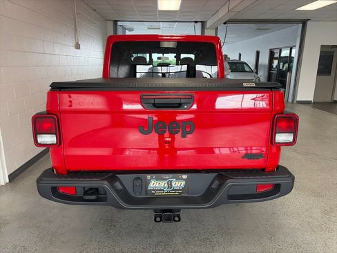 Used 2024 Jeep Gladiator Sport AWD/4WD image 6