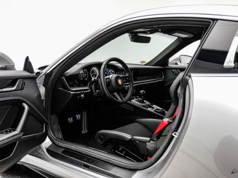 Used 2023 Porsche 911 GT3 RWD image 39