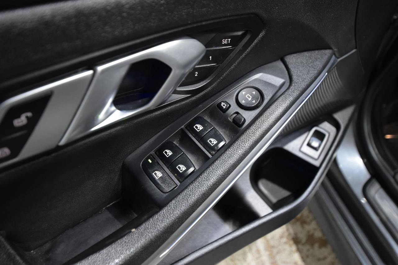 Used 2021 BMW 330i Sedan RWD image 9