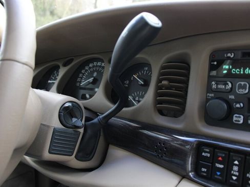 Used 2004 Buick Le Sabre Limited w/ Celebration Edition Package image 8