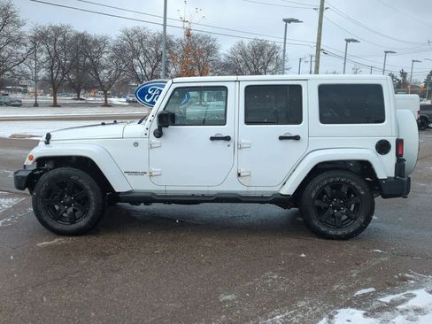 Used 2014 Jeep Wrangler Altitude image 5