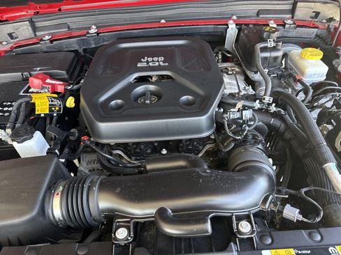 Used 2022 Jeep Wrangler Unlimited Sport AWD/4WD image 32