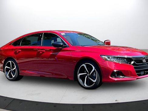 Used 2021 Honda Accord Sport image 2