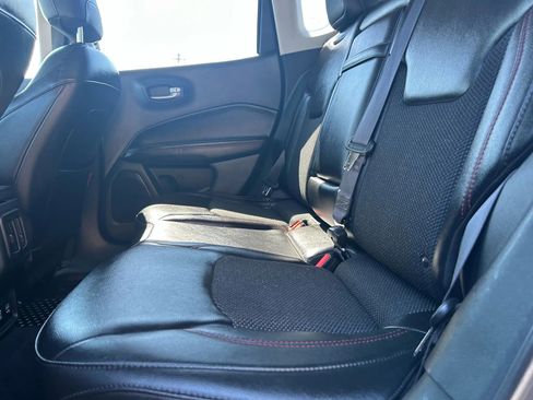 Used 2018 Jeep Compass Trailhawk w/ Cold Weather Group image 15