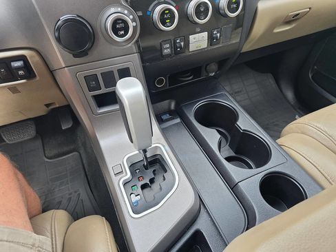 Used 2015 Toyota Sequoia Limited RWD image 31