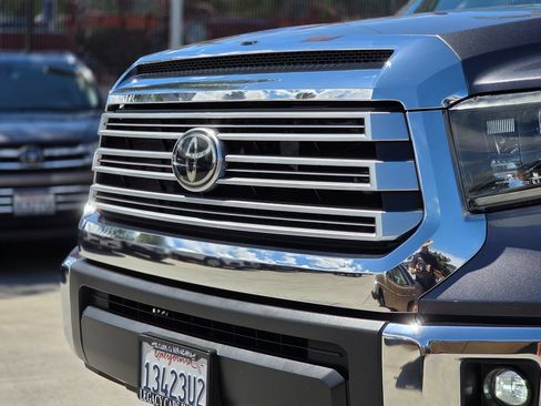Used 2019 Toyota Tundra Limited w/ Limited Premium Package RWD image 7