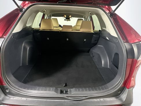 Used 2021 Toyota RAV4 LE image 27