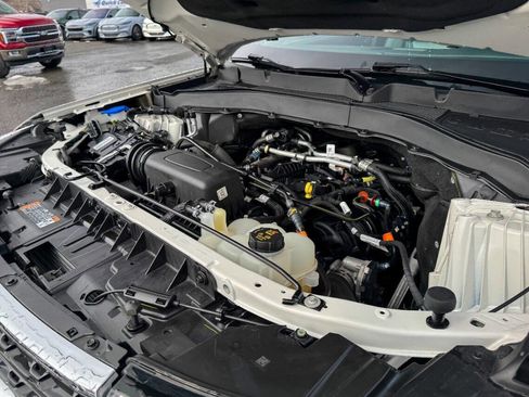 Used 2022 Ford Explorer XLT w/ Equipment Group 202A image 32