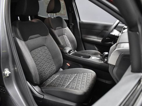Certified 2025 Nissan Kicks SV AWD/4WD image 14