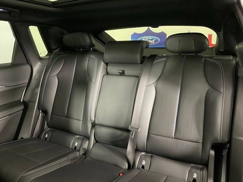 Used 2024 Cadillac Lyriq Luxury AWD/4WD image 16